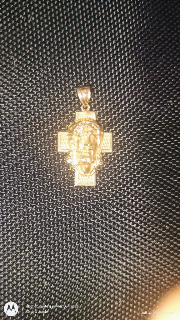 14kt Jesus Head Cross Pendant