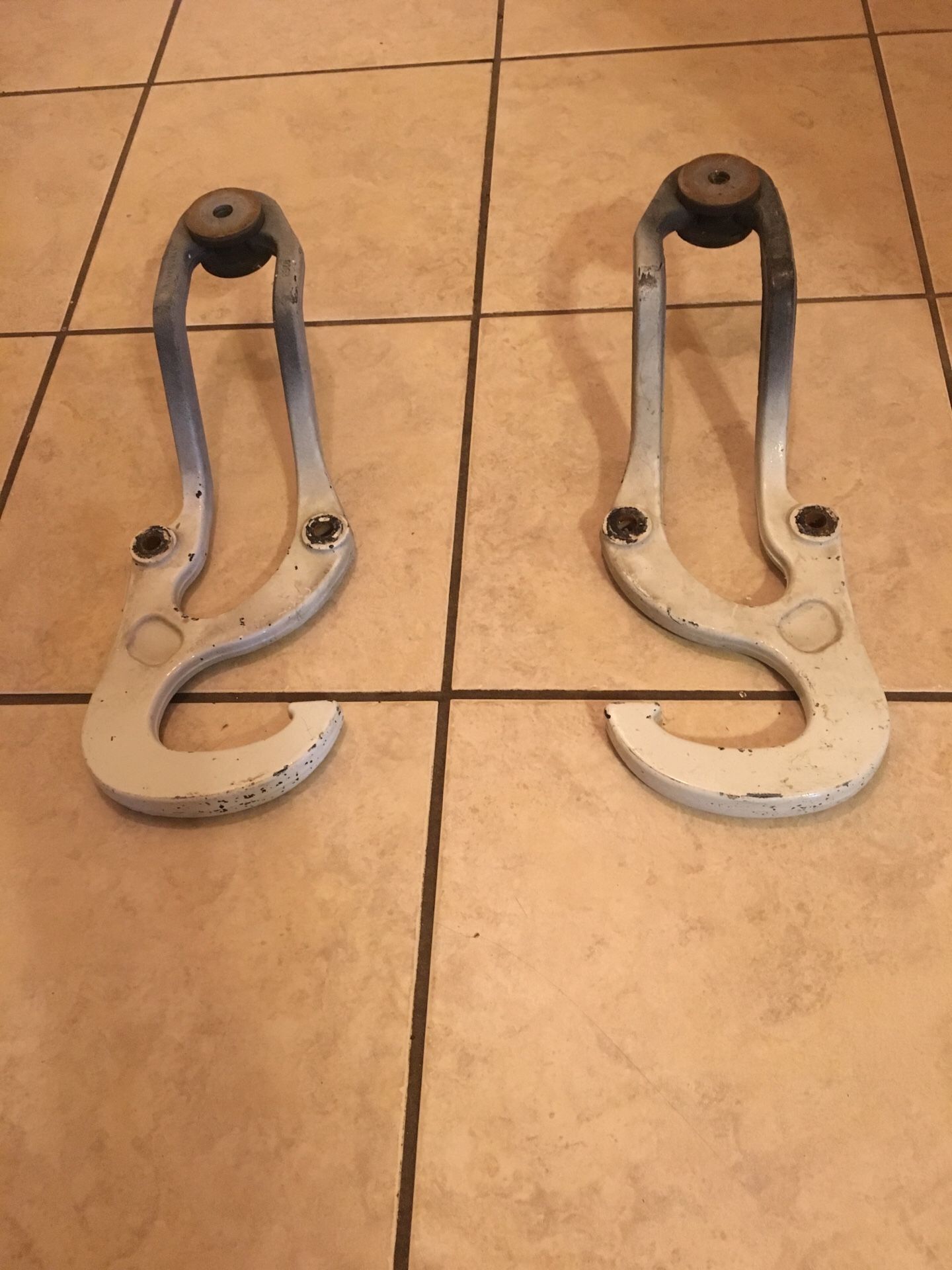 Dodge Ram hooks