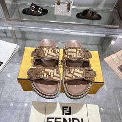 Fendi Men’s Slides With Box 2026 New
