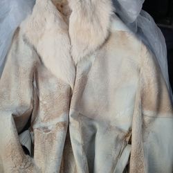 New Pk Women's Fur Coat 