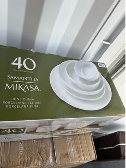 ✨ NEW IN BOX – Mikasa Samantha 40-Piece Bone China Dinnerware Set ✨