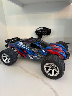 Traxxas Rustler 4X4 VXL like new