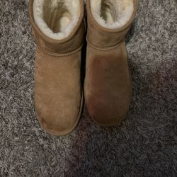 UGG Classic Mini Boot