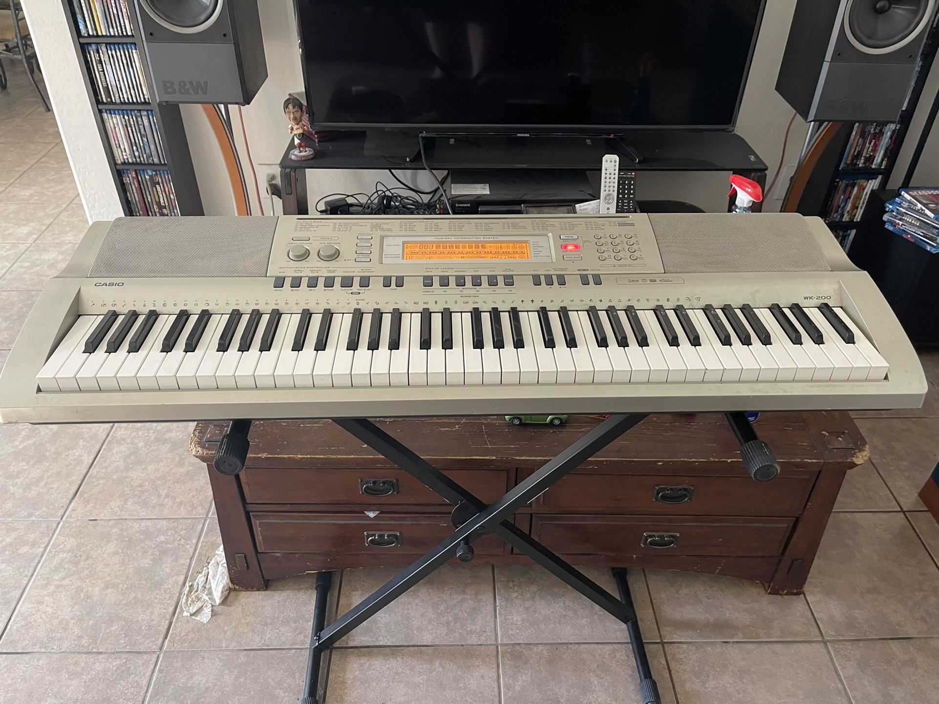 Casio WK-200 Keyboard Including Stand