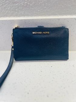 Michael Kors Vintage Navy Leather Wristlet – Great Condition! ✨