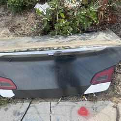 07 G37 Infiniti  Trunk  N Wing 