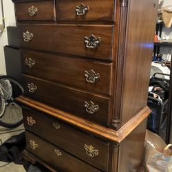 American Drew 7 Cherry wood 7 Dresser