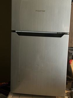 Hisense Mini Fridge Pre-Owned