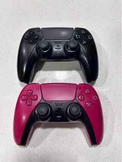 2 ps5 dualsense controllers