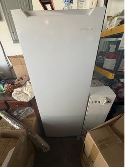 7cu insignia upright fridge/freezer