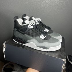 Jordan 4 Retro “Fear”