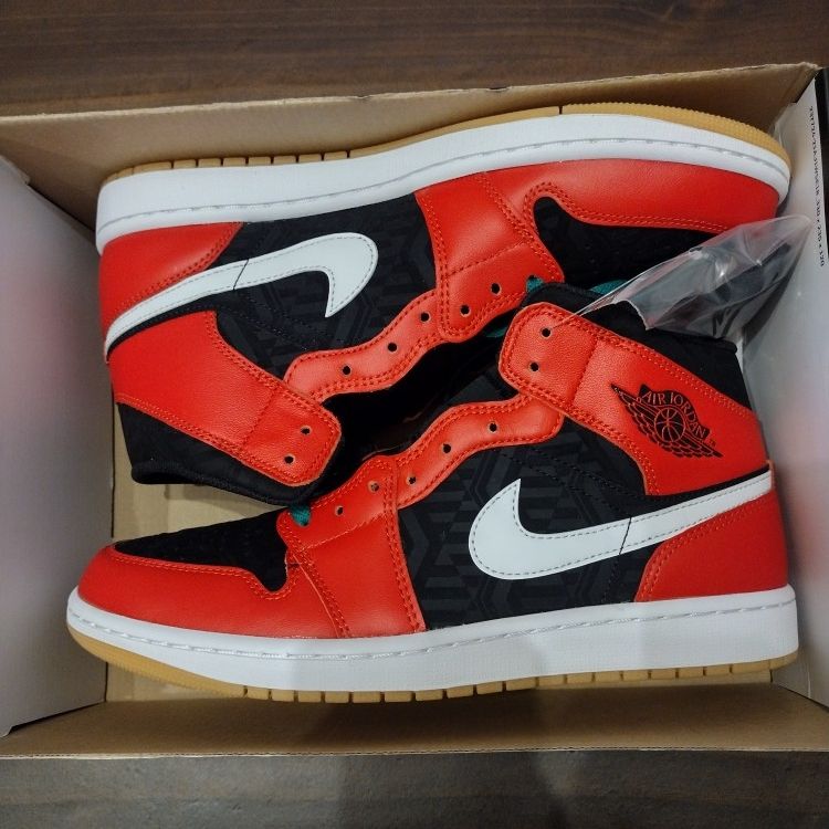 RARE: Valentine's Day Limited Edition Air Jordan 1 Mid for Sale in Renton,  WA - OfferUp