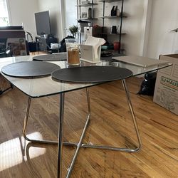Contemporary Glass Dining Table – Seats 4