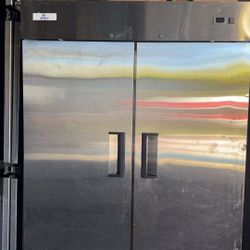 Commercial freezer