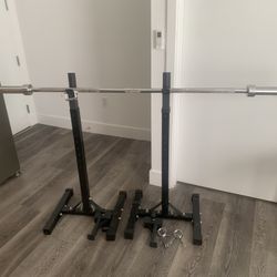 Adjustable squat rack, floor pads & bar - With Weight Clips