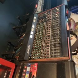 Studio Desk & YAMAHA Mixer 