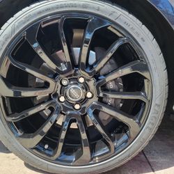 22" new Glossy Black Wheels With New Goodyear Tires For Land Rover HSE 2018