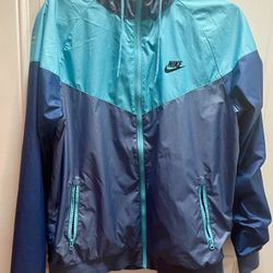 Nike Windrunner - Men’s Medium