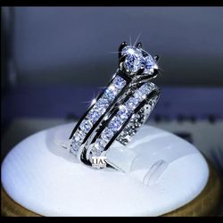 New 18k White Gold Wedding Ring Set 