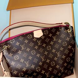 Louis Vuitton Bag ( Authentic ) Like New