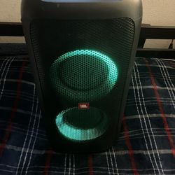 JBL PARTY BOX 100