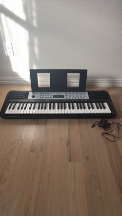 Yamaha YPT-270 piano