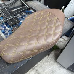 Custom Harley Solo seat Saddlemen