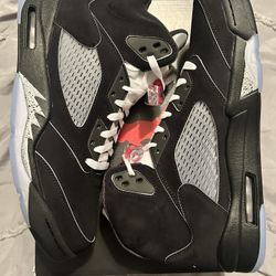 Nike Air Jordan Retro 5 - Black Metallic Reimagined - DS Size 12