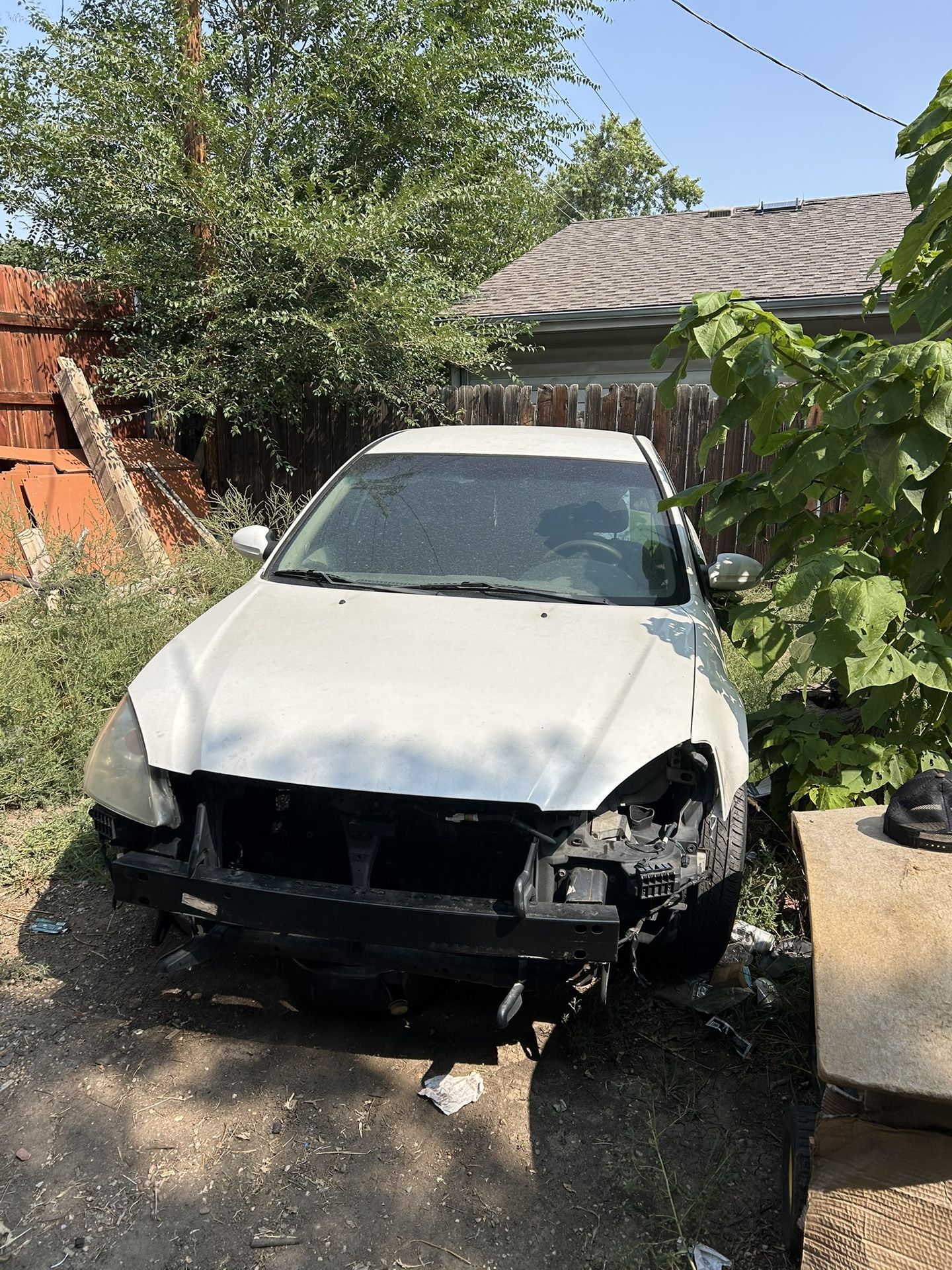 Nissan Altima Partes Cofre Delantero Y Trasero Las 4 Puertas Y Los Focos Traseros En Buenas Condiciones Solo Hoy Si Te Interesa Algo De Esas Piezas Av
