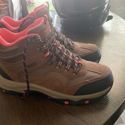 Sketchers Women’s 8.5 Boots