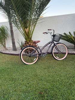 Nirve Cherry Blossom Beach Cruiser