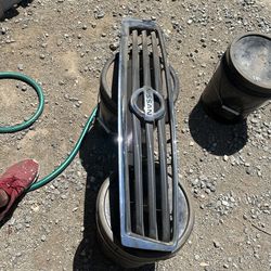 Nissan 2012 Grille Oem