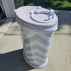 Ubbi Diaper Pail/Dispenser