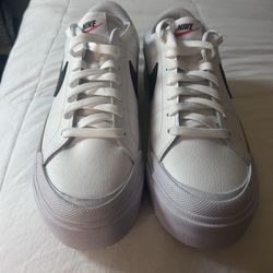 Women’s Size 10 Platform Nikes 