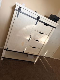 Black and white Bed Room set NEED GONE TODAY