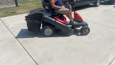Riding lawnmower Troy-bilt 30”
