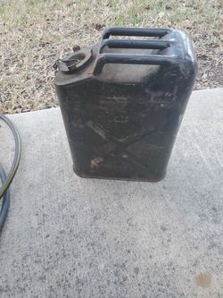 1983 USMC gas Can