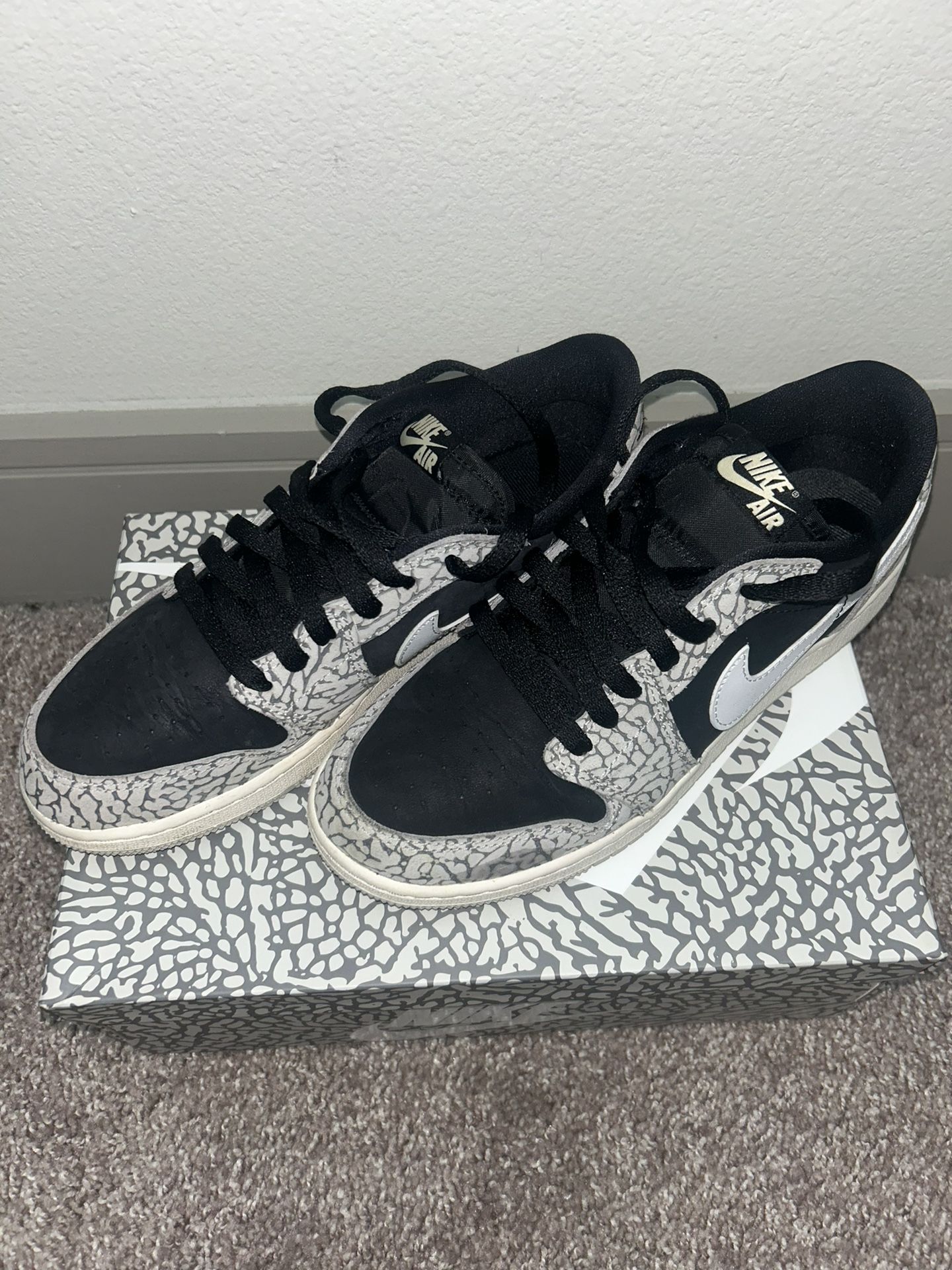 Boys Air Jordan 1 Retro Low Size 7