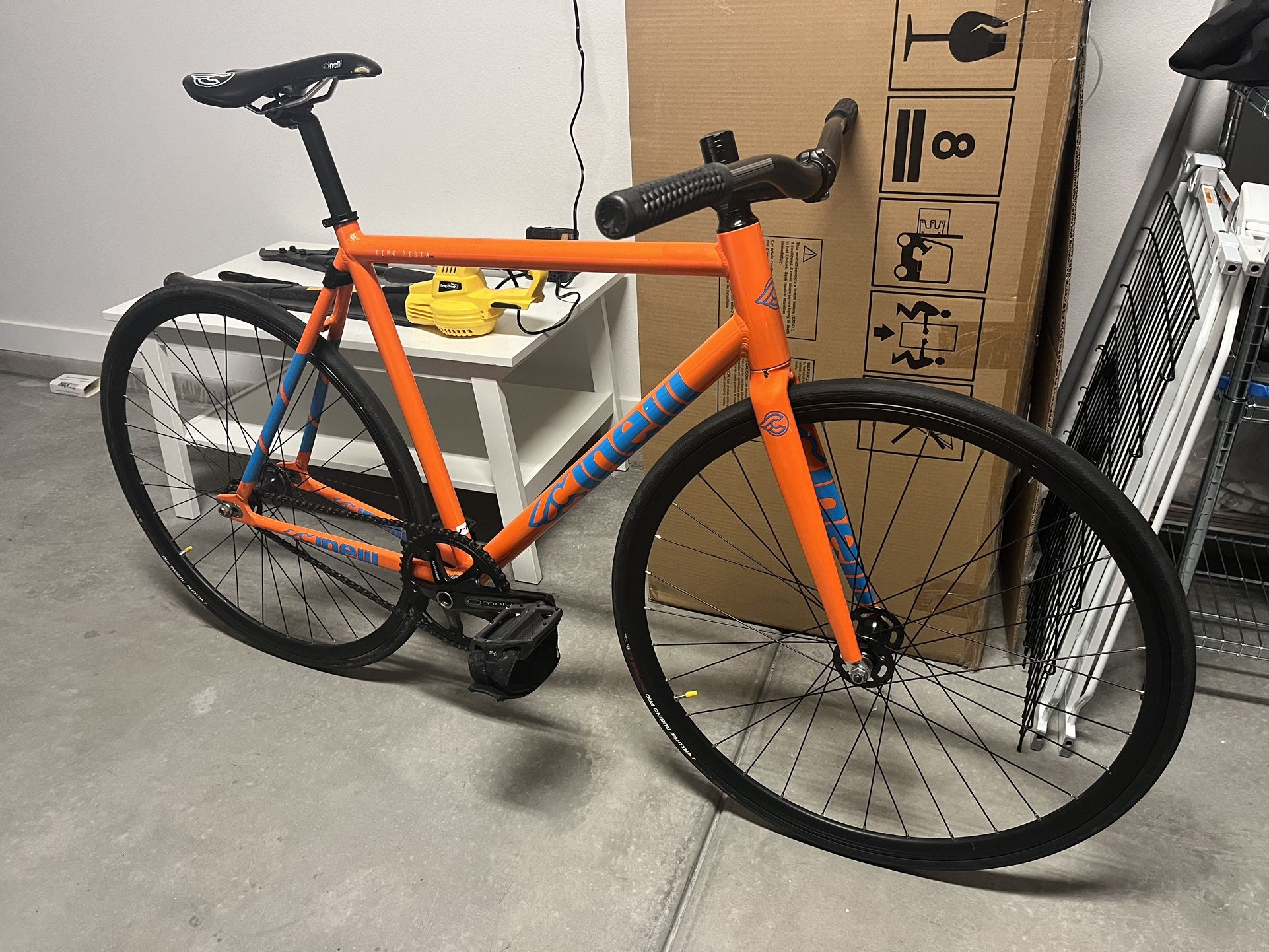Cinelli Tipo Pista (M/53cm) for Sale in Las Vegas, NV - OfferUp