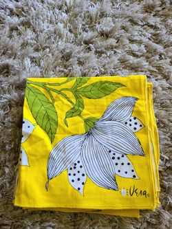 Beautiful set of 4 vera napkins