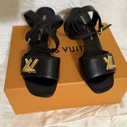 Louis Vuitton Shoes Size 7.5 Never Worn