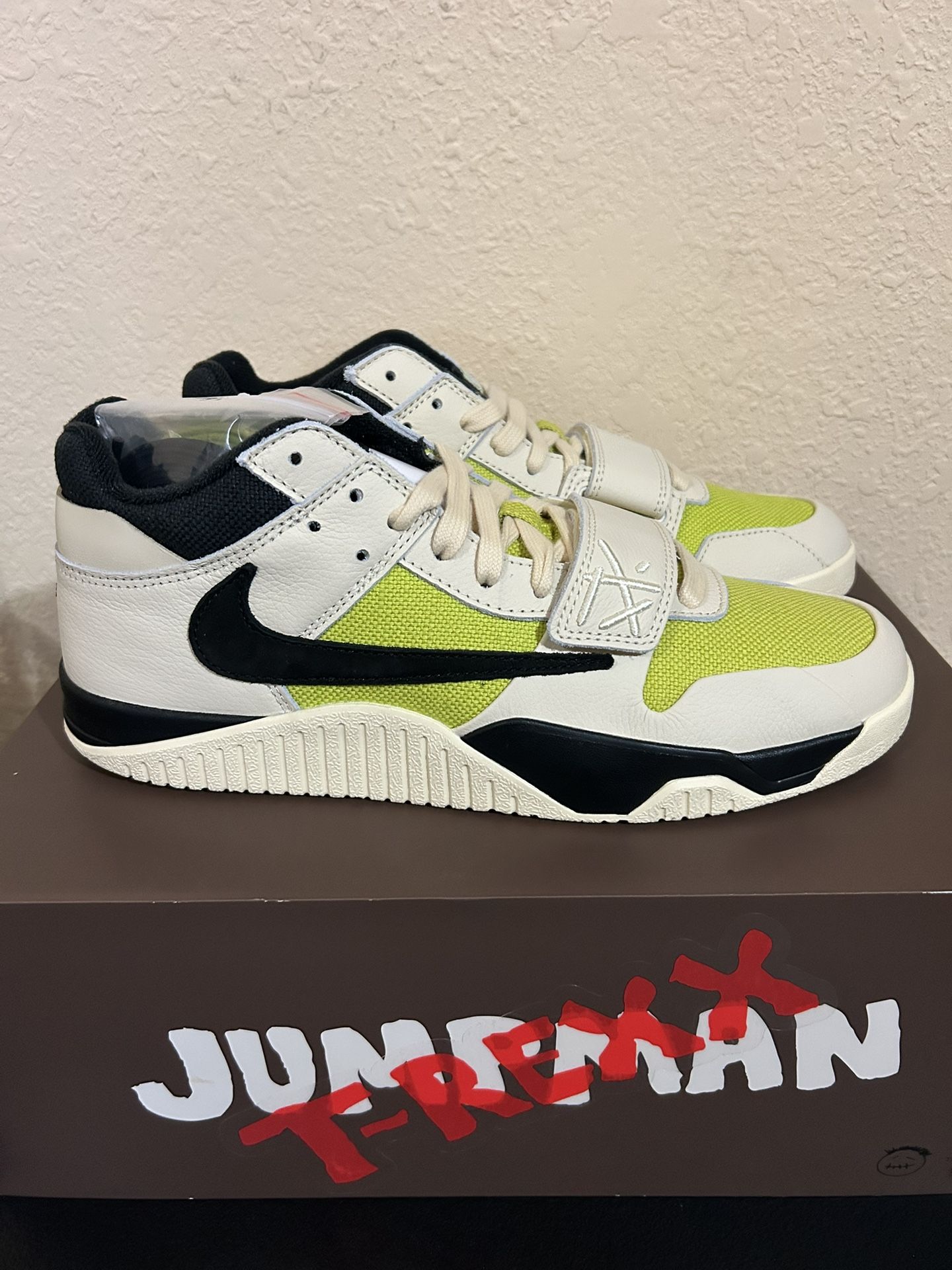 Travis Scott x Jordan Bright Cactus Size 10.5