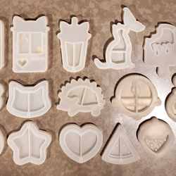 SHAKER CHARM MOLDS & SUPPIES