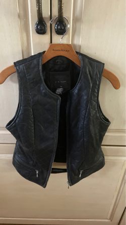 Women’s 100% leather vest from the limited XS