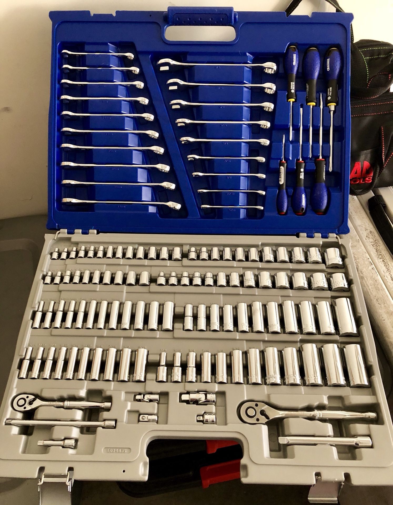 MAC TOOLS - EXPERT 126 Piece Tool Set “1/4 - “3/8 MASTER SET