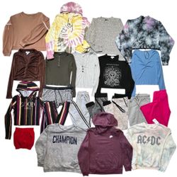 Bundle 21 Trendy Cozy’s Long Sleeve Cropped / Joggers Fall/Winter size Med