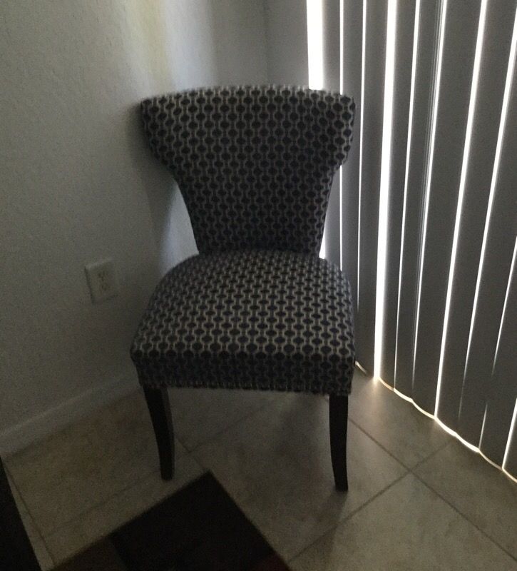 2 lounge chairs
