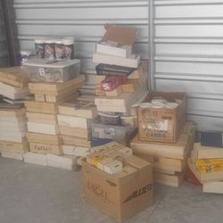 MASSIVE COLLECTION OF SPORTSCARDS