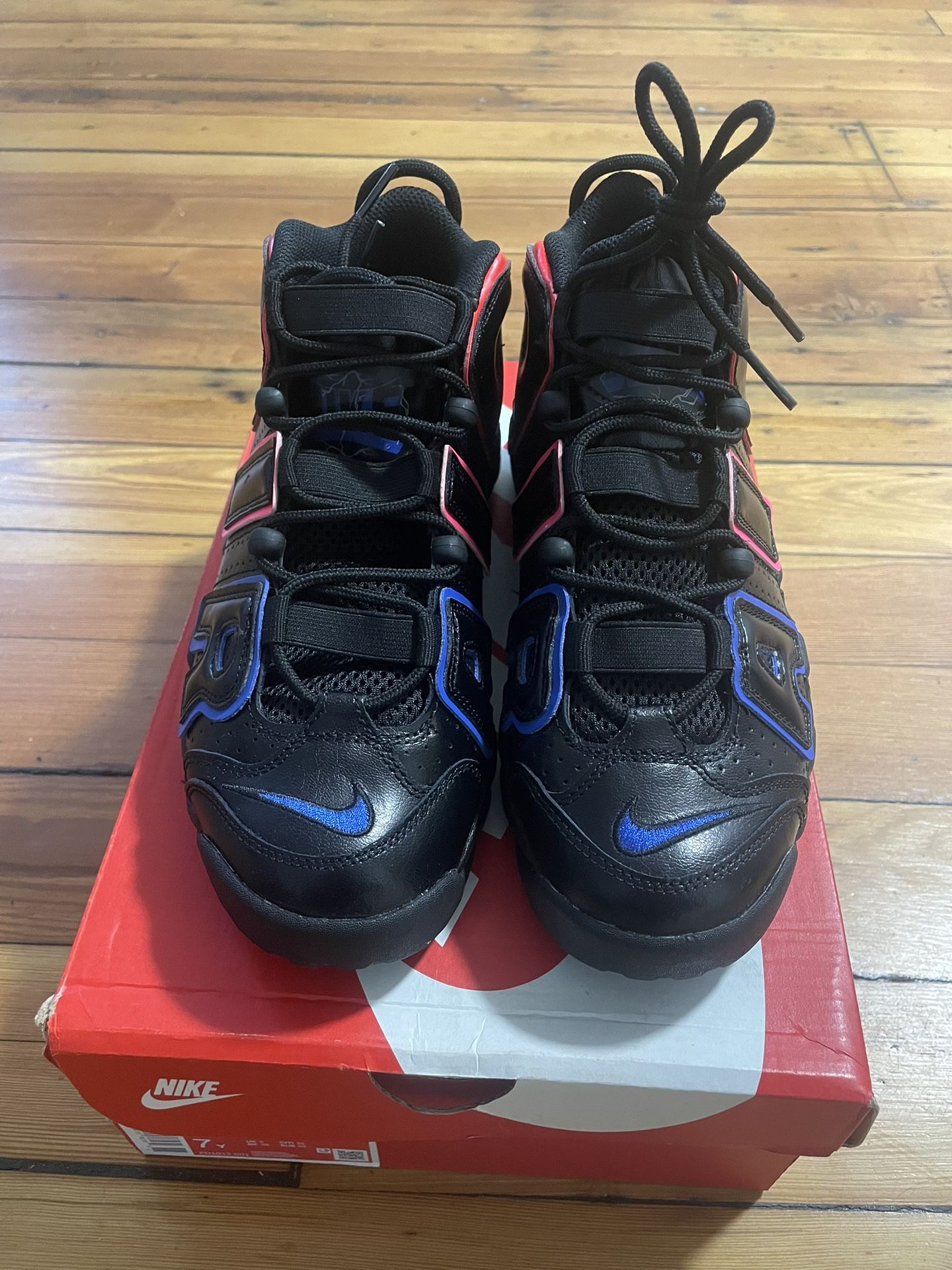 Nike Uptempo Electric