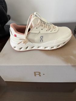 On cloud shoes women